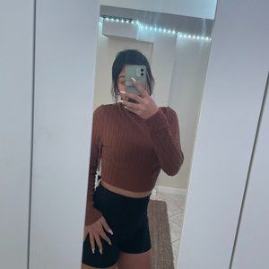 brown crop top sweater with high collar and particular and elegant details